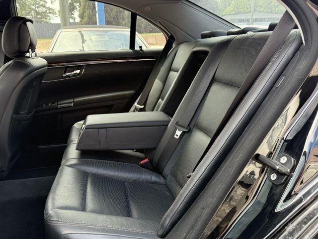 Mercedes-Benz S-Class S550 4-MATIC 2011