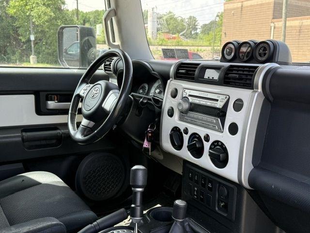 Toyota FJ Cruiser 4WD AT 2010