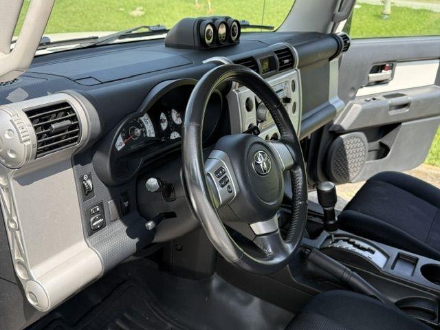 Toyota FJ Cruiser 4WD AT 2010