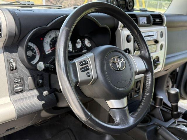 Toyota FJ Cruiser 4WD AT 2010