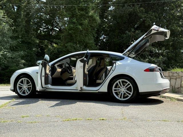 Tesla Model S 85 2015