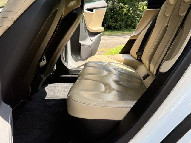 Tesla Model S 85 2015