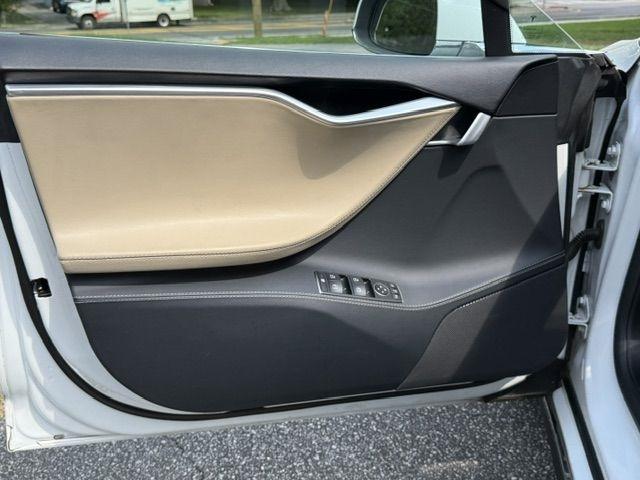 Tesla Model S 85 2015