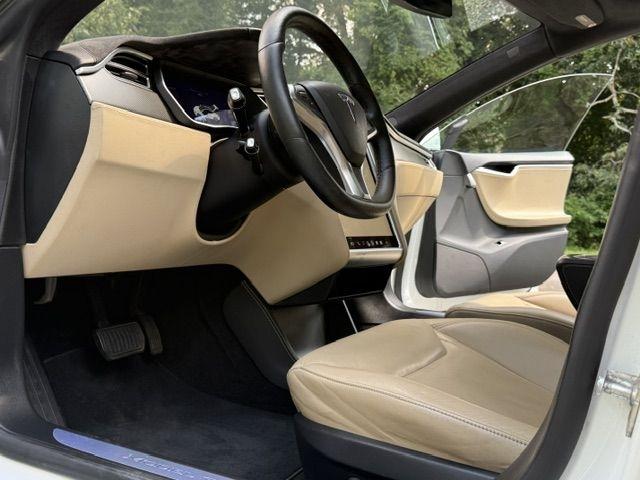 Tesla Model S 85 2015