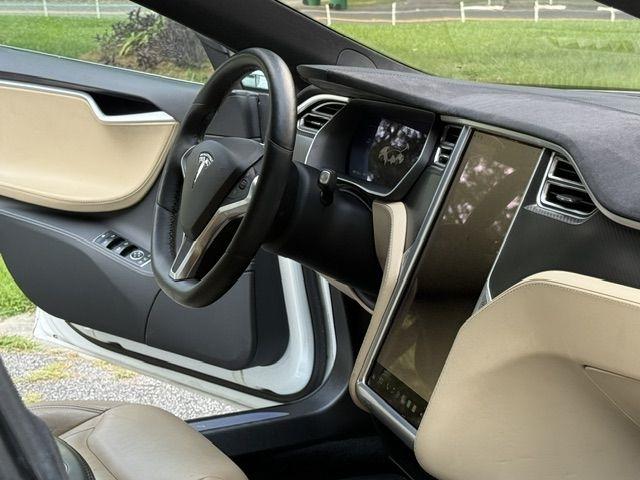 Tesla Model S 85 2015