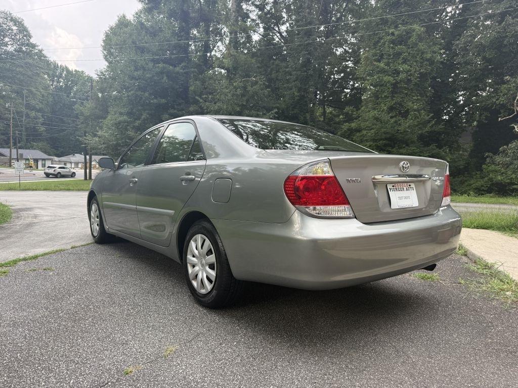 Toyota Camry LE 2005