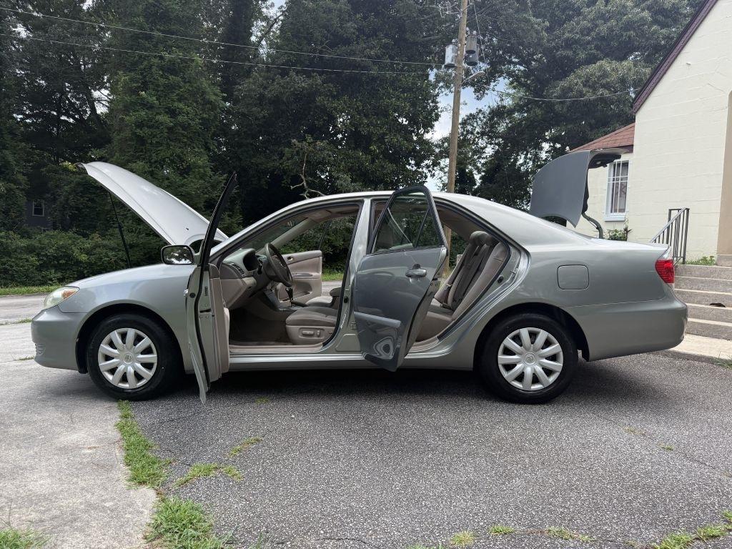 Toyota Camry LE 2005