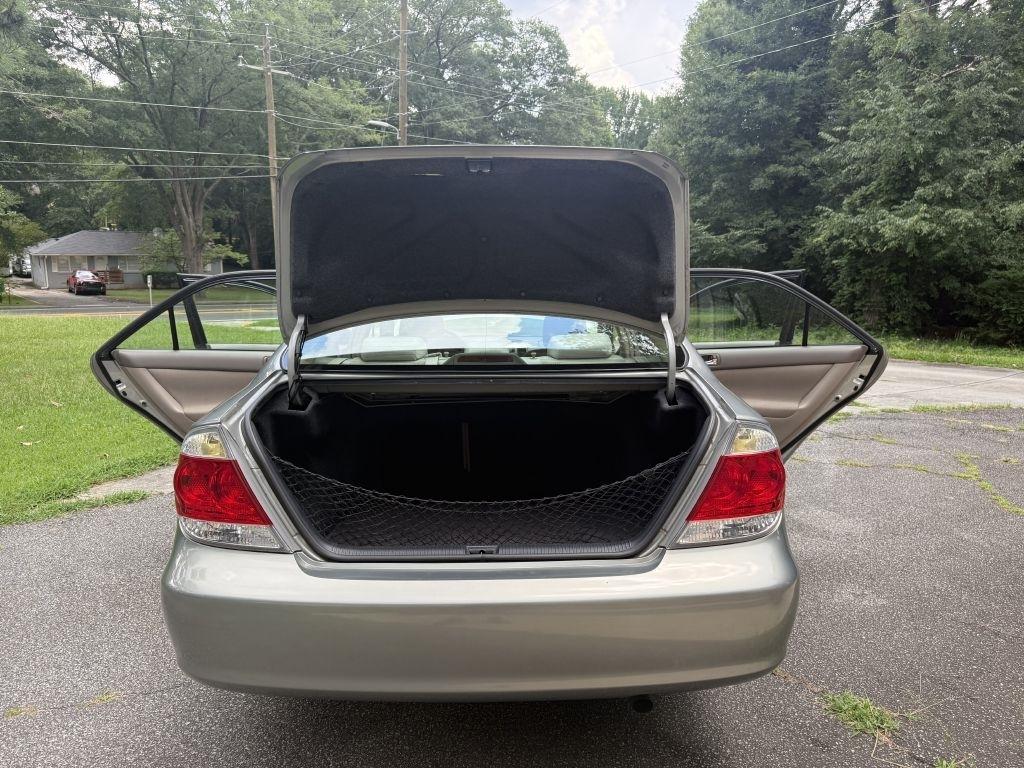 Toyota Camry LE 2005
