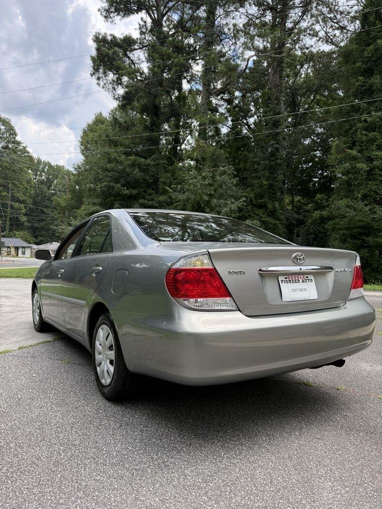 Toyota Camry LE 2005