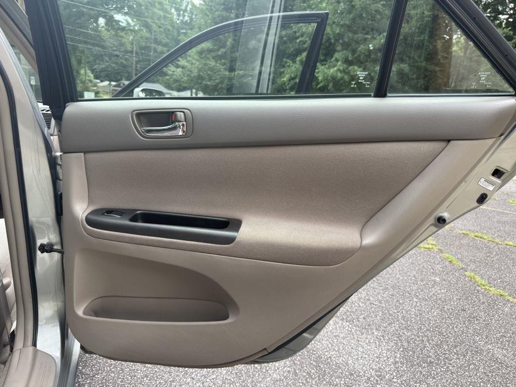 Toyota Camry LE 2005