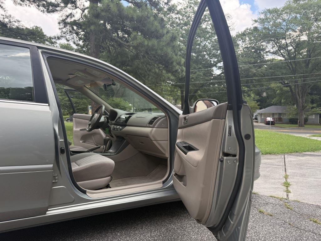 Toyota Camry LE 2005