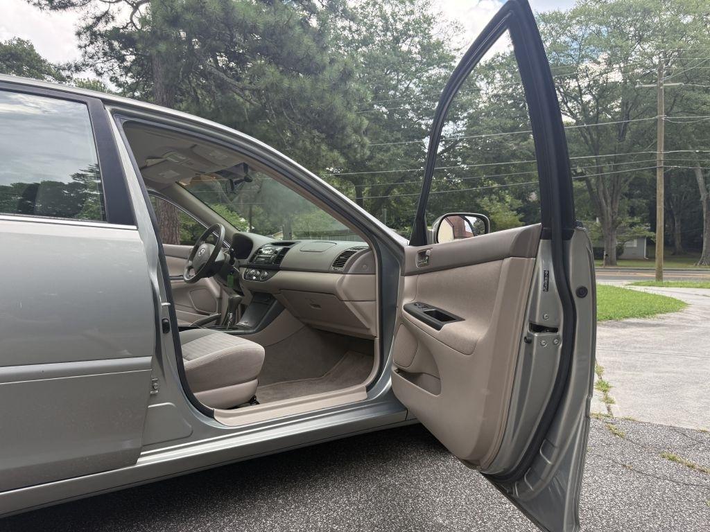 Toyota Camry LE 2005