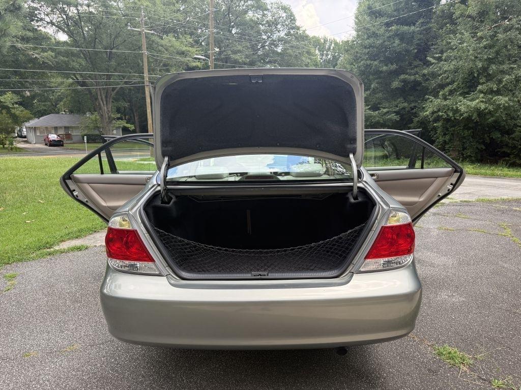 Toyota Camry LE 2005
