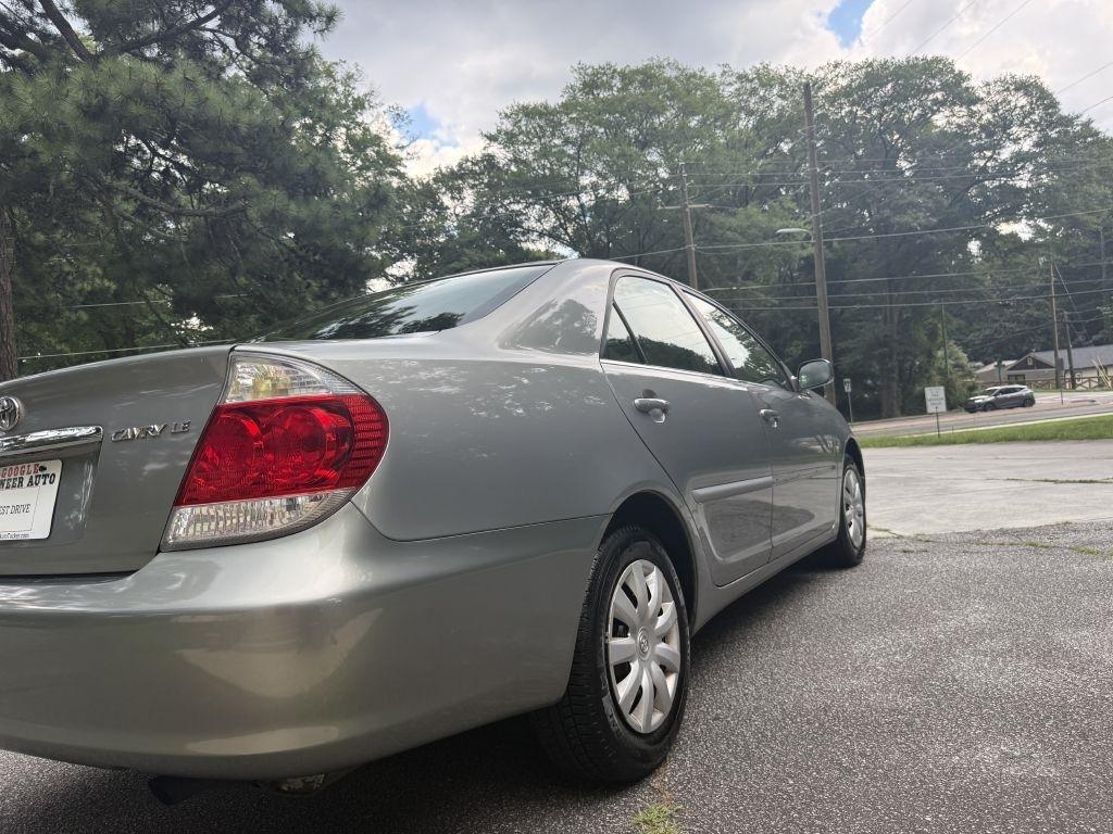 Toyota Camry LE 2005