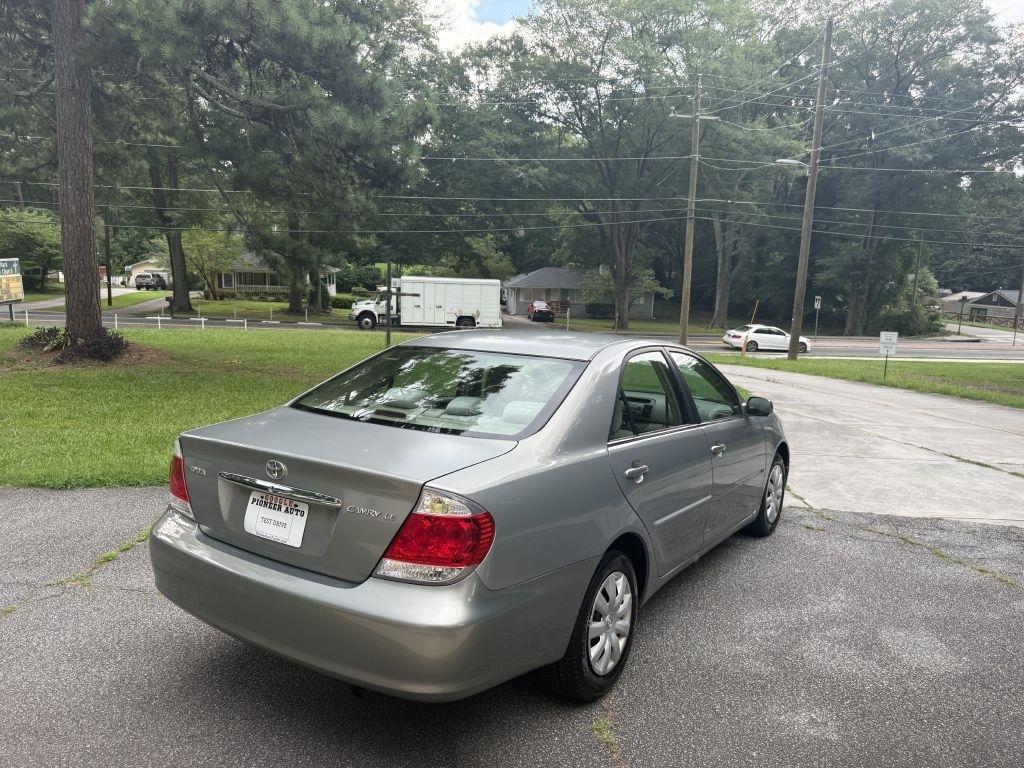 Toyota Camry LE 2005