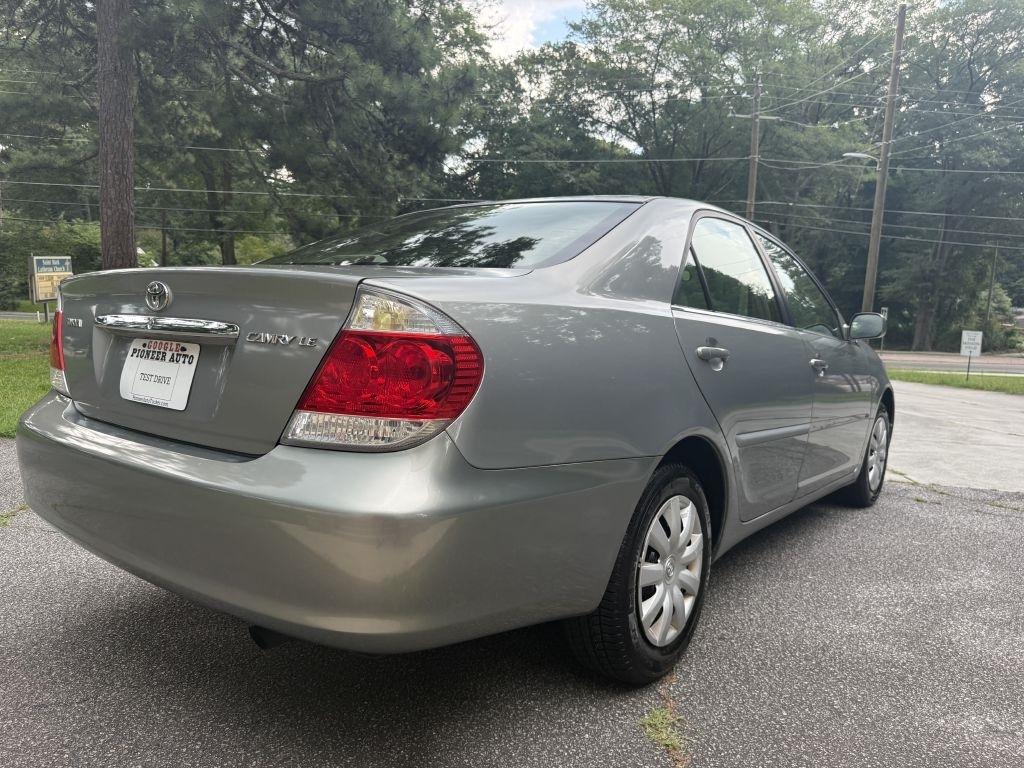 Toyota Camry LE 2005