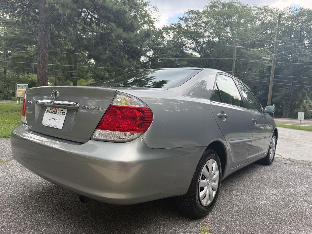 Toyota Camry LE 2005