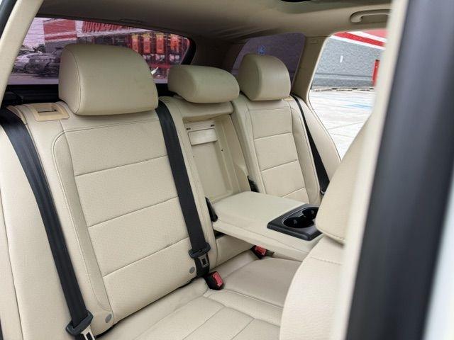 Volkswagen Jetta  2012