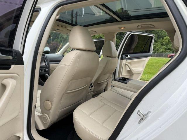 Volkswagen Jetta  2012