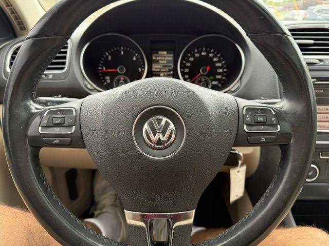 Volkswagen Jetta  2012