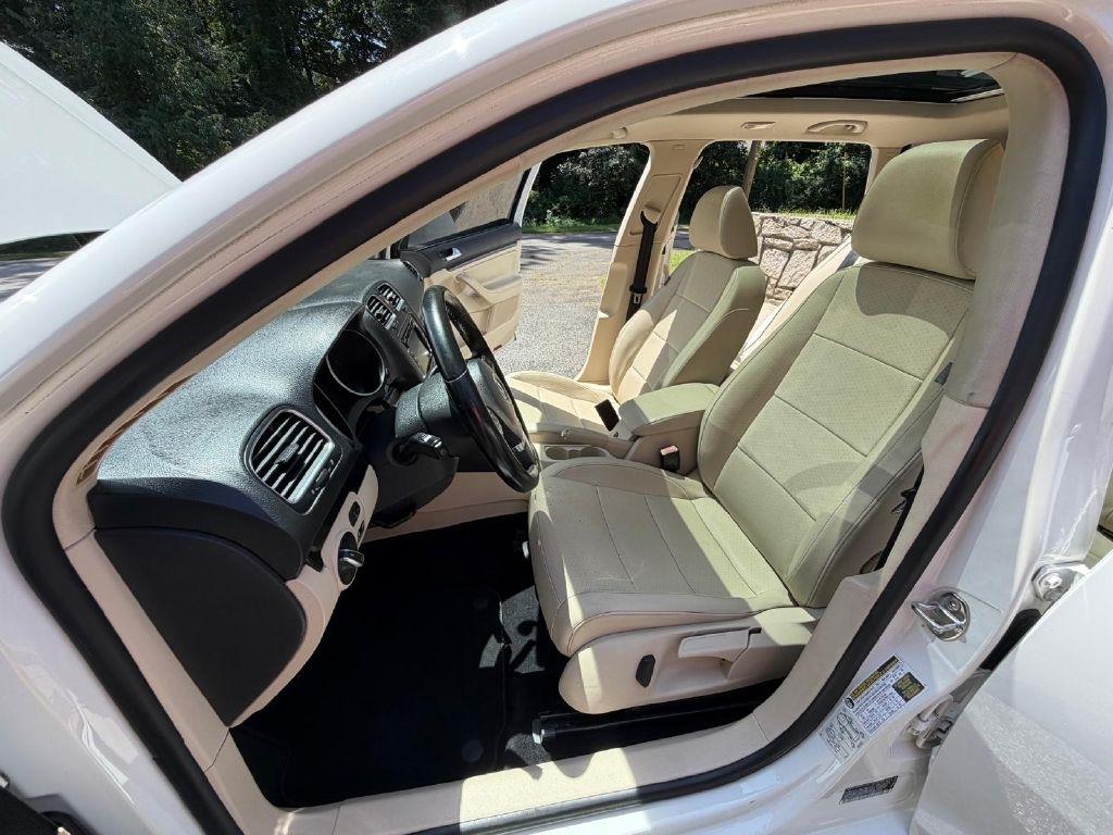 Volkswagen Jetta  2012