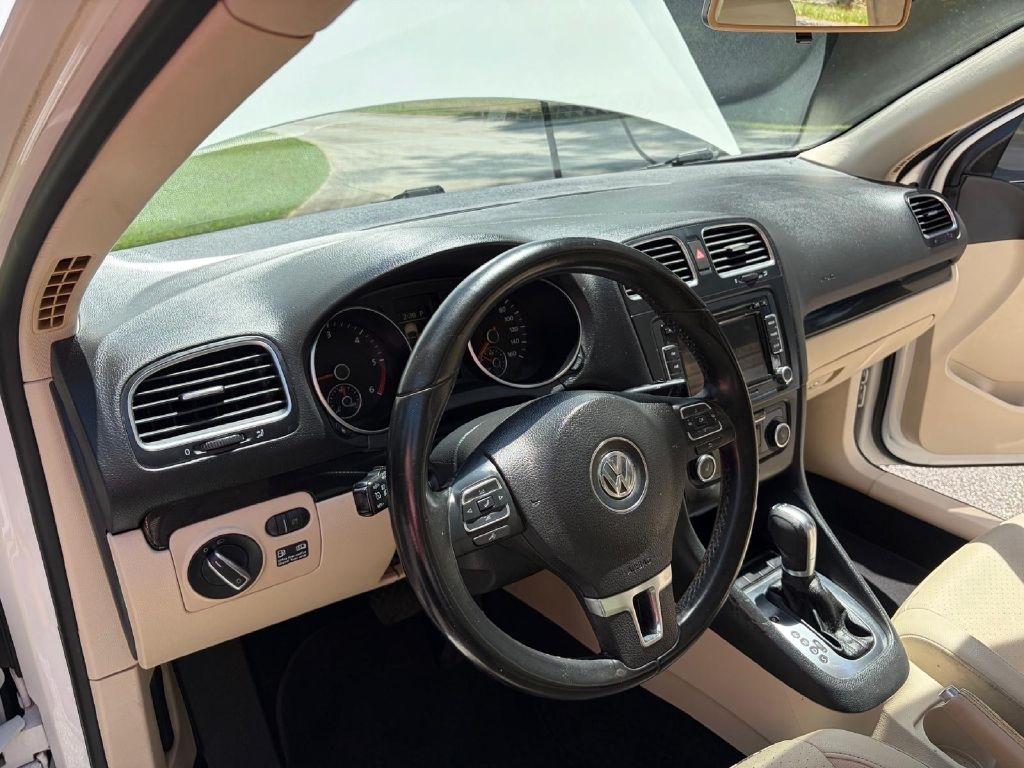 Volkswagen Jetta  2012