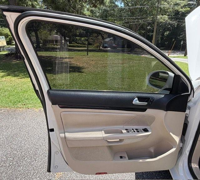Volkswagen Jetta  2012