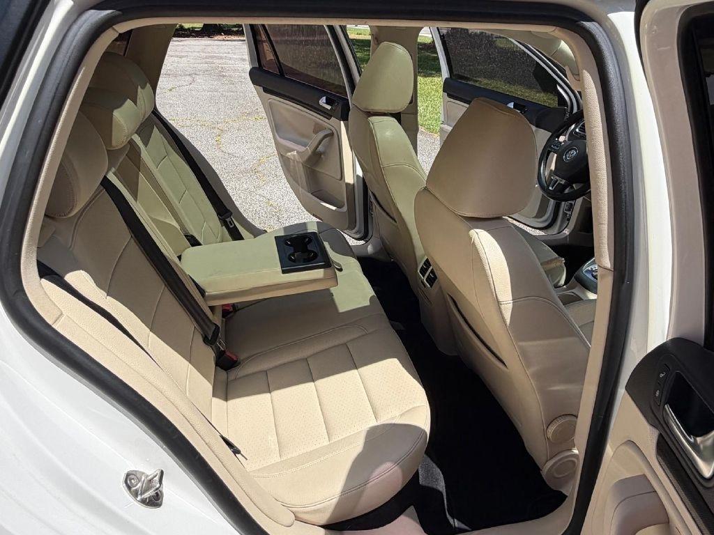 Volkswagen Jetta  2012
