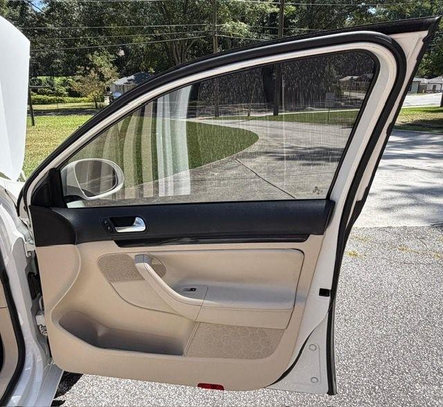 Volkswagen Jetta  2012