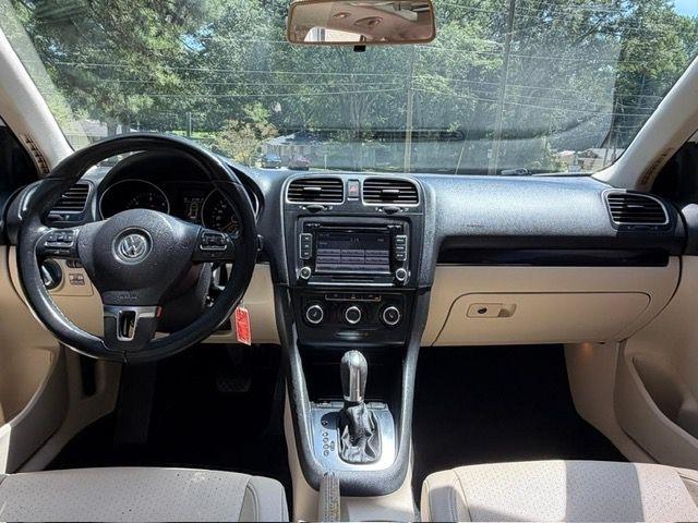 Volkswagen Jetta  2012
