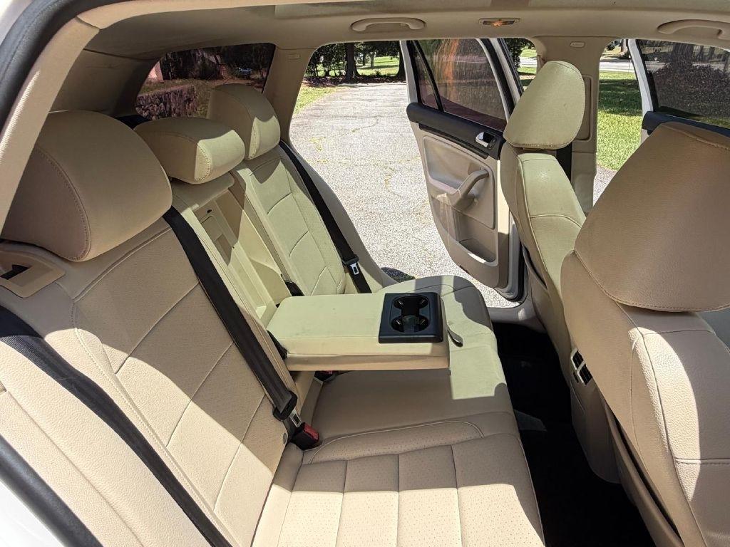 Volkswagen Jetta  2012