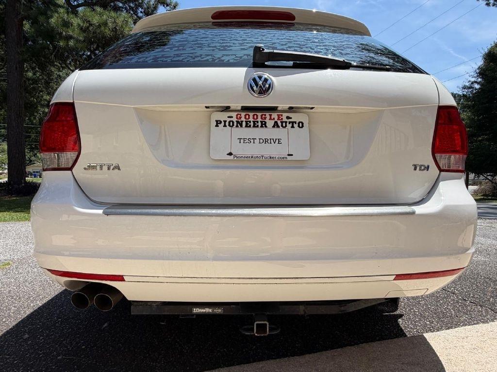 Volkswagen Jetta  2012