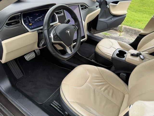 Tesla Model S Base 2013