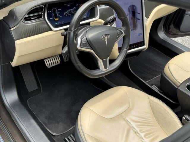 Tesla Model S Base 2013