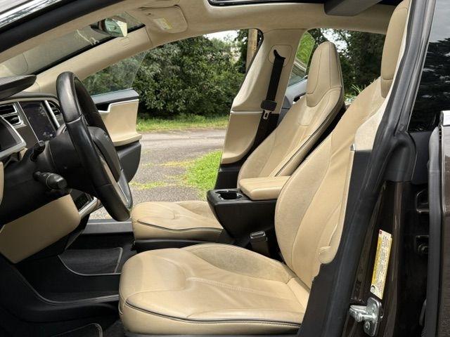 Tesla Model S Base 2013