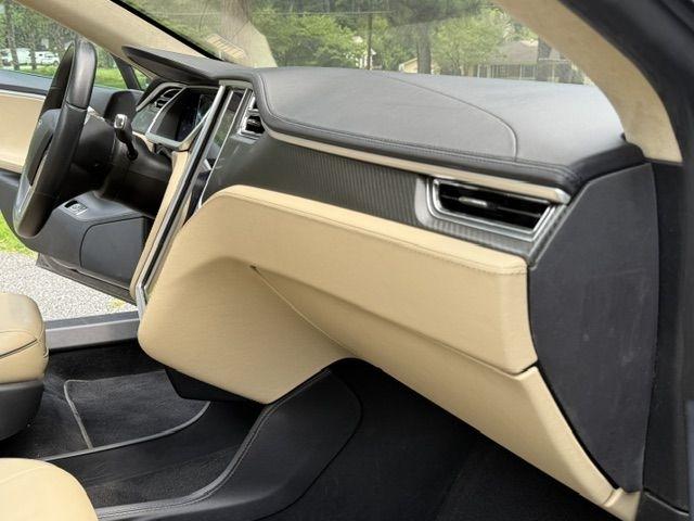Tesla Model S Base 2013