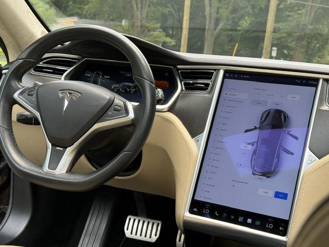 Tesla Model S Base 2013