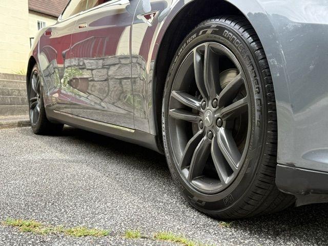 Tesla Model S Base 2013