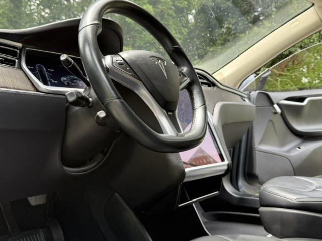 Tesla Model S Base 2013