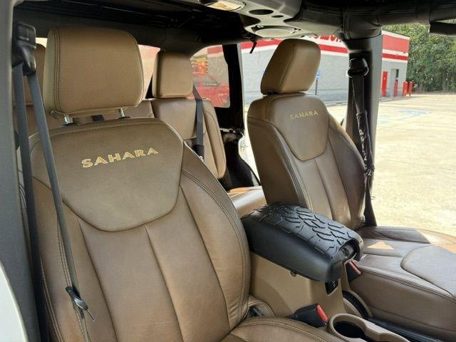 Jeep Wrangler Unlimited Sahara 4WD 2013