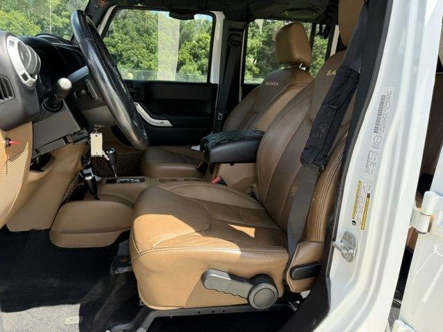 Jeep Wrangler Unlimited Sahara 4WD 2013