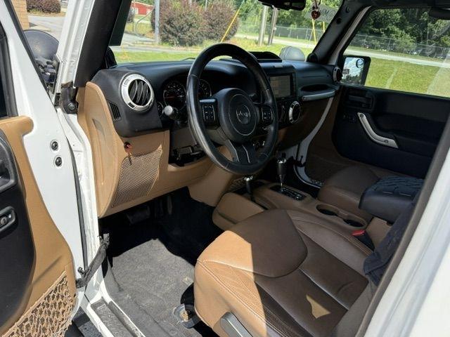Jeep Wrangler Unlimited Sahara 4WD 2013