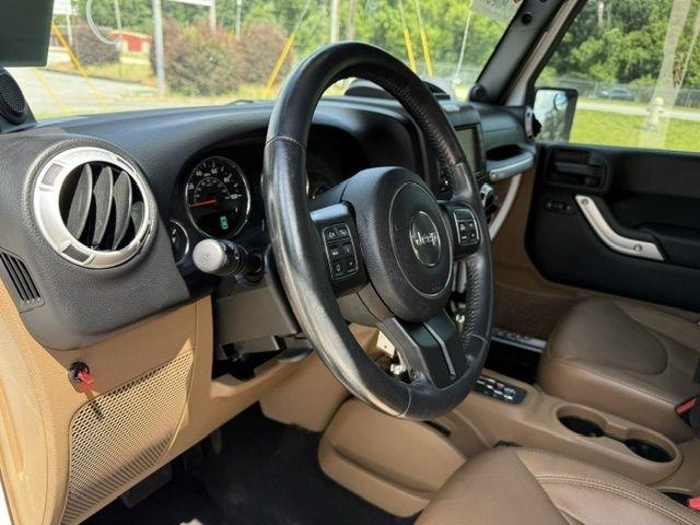 Jeep Wrangler Unlimited Sahara 4WD 2013
