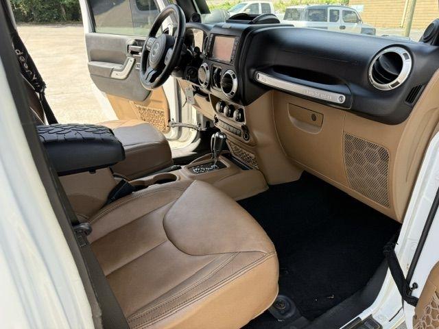 Jeep Wrangler Unlimited Sahara 4WD 2013