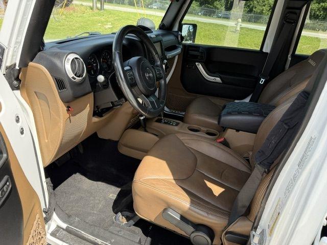 Jeep Wrangler Unlimited Sahara 4WD 2013