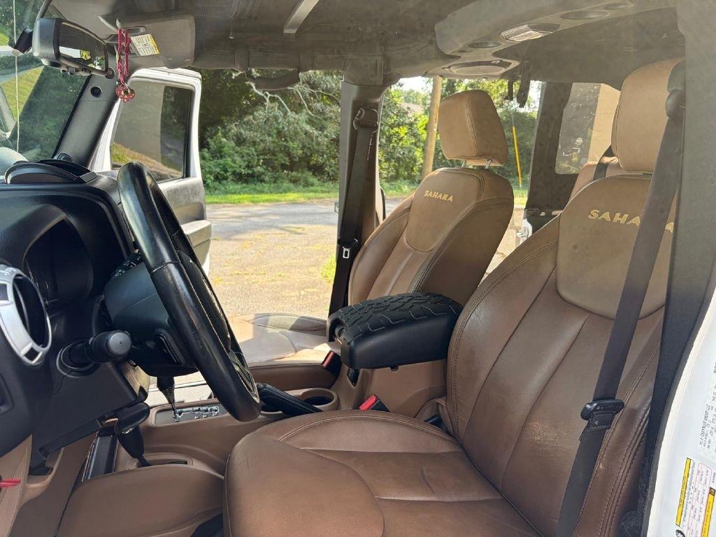 Jeep Wrangler Unlimited Sahara 4WD 2013