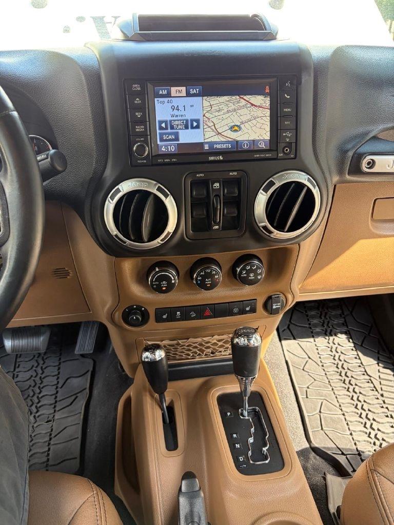 Jeep Wrangler Unlimited Sahara 4WD 2013