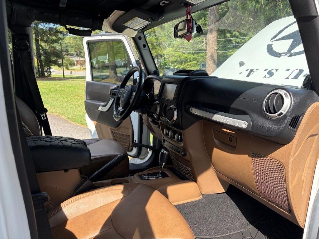 Jeep Wrangler Unlimited Sahara 4WD 2013
