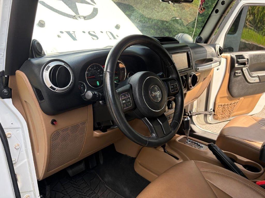 Jeep Wrangler Unlimited Sahara 4WD 2013