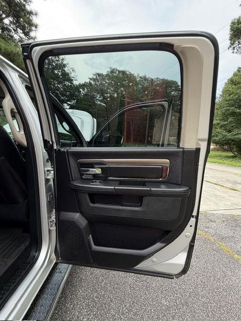 RAM 1500 Sport Crew Cab SWB 4WD 2016